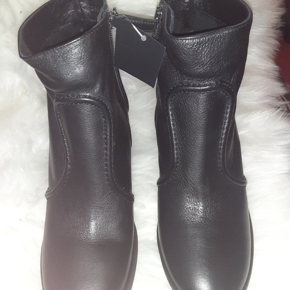 Aquatalia Waterproof Women Boots - Picture 3 of 6